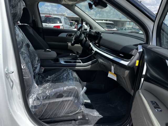2026 Kia Carnival LX photo 21
