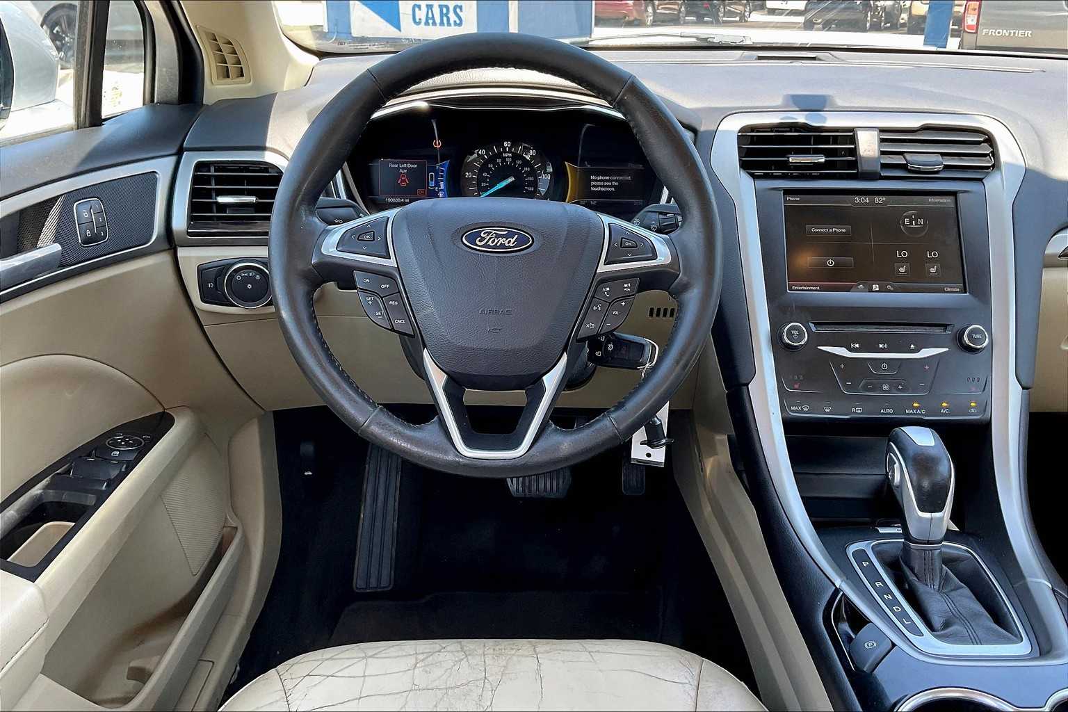 2014 Ford Fusion SE Hybrid photo 5