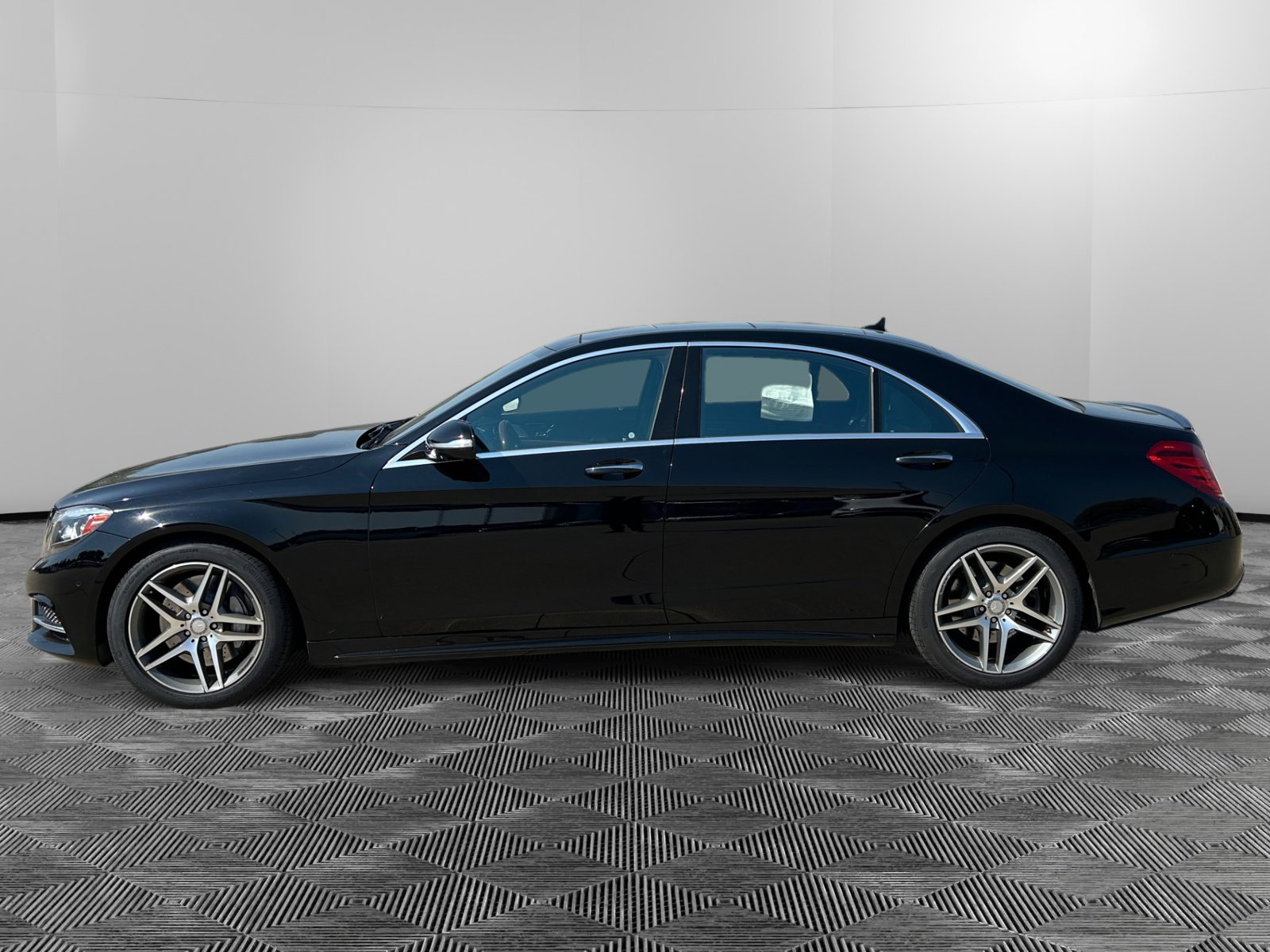2016 Mercedes Benz S 550 4MATIC photo 2