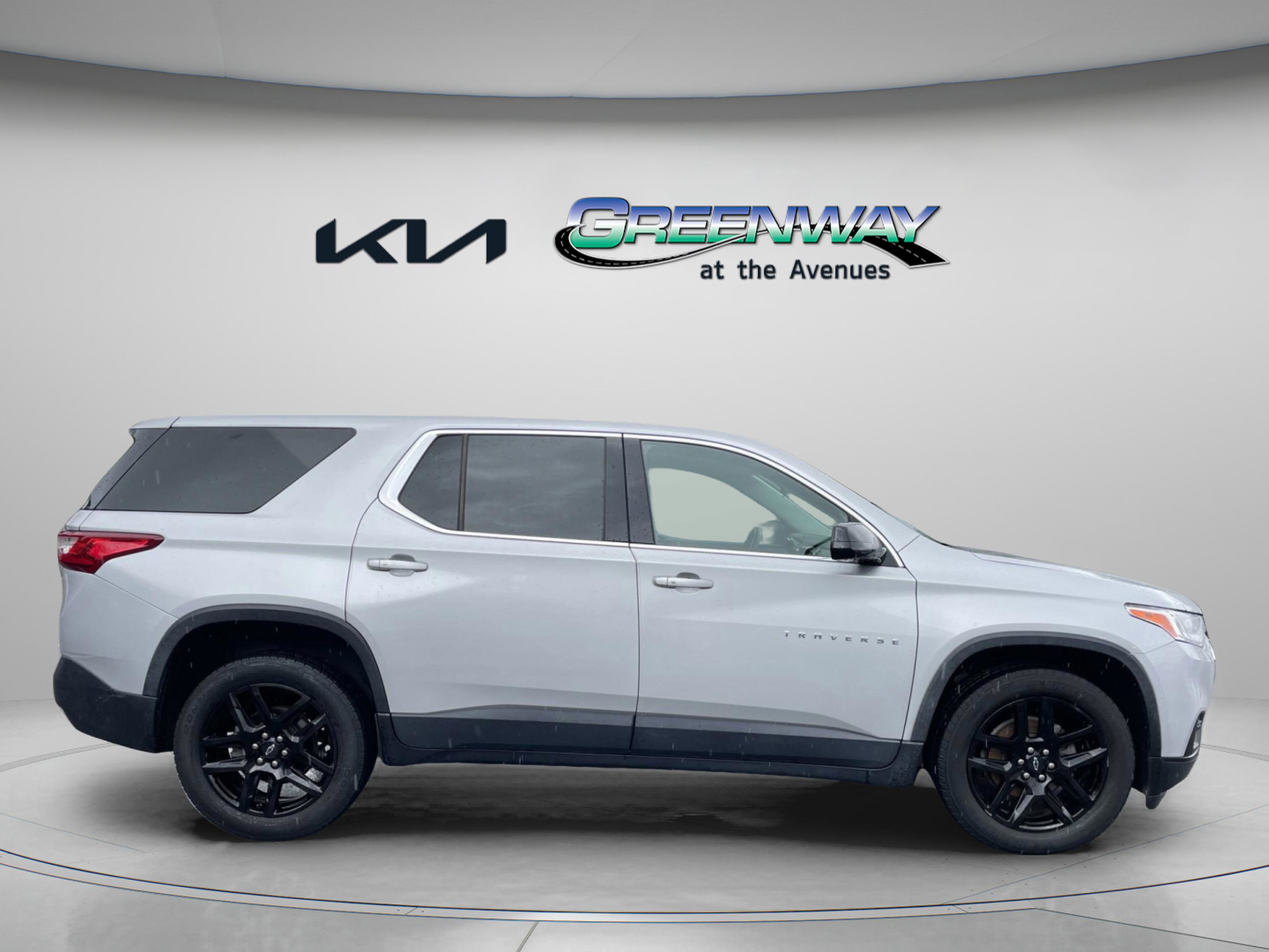 2020 Chevrolet Traverse LS photo 4