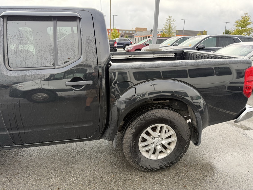 2017 Nissan Frontier SV photo 3