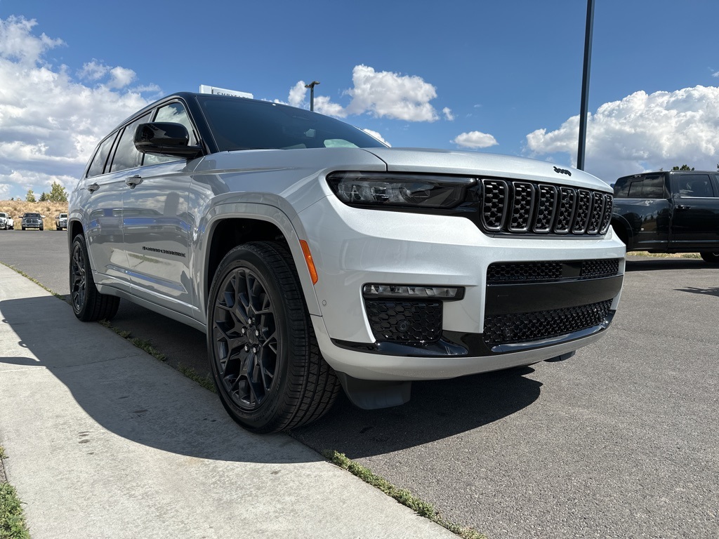 2025 Jeep Grand Cherokee L Summit photo 7