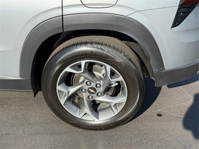 2024 Chevrolet Trax LT photo 3