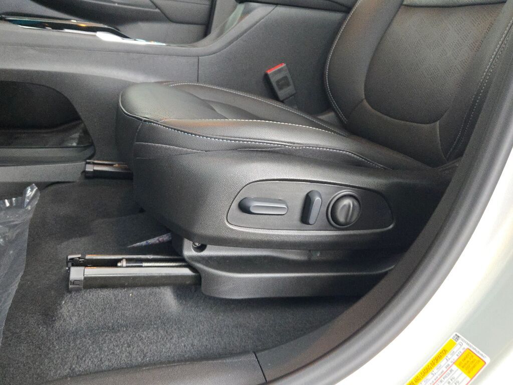 2023 Chevrolet Bolt EV 2LT photo 21