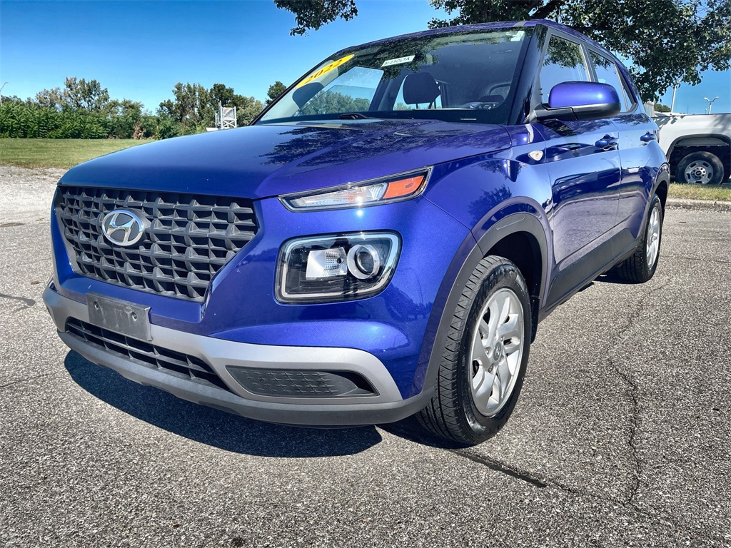 2022 Hyundai Venue SE photo 3