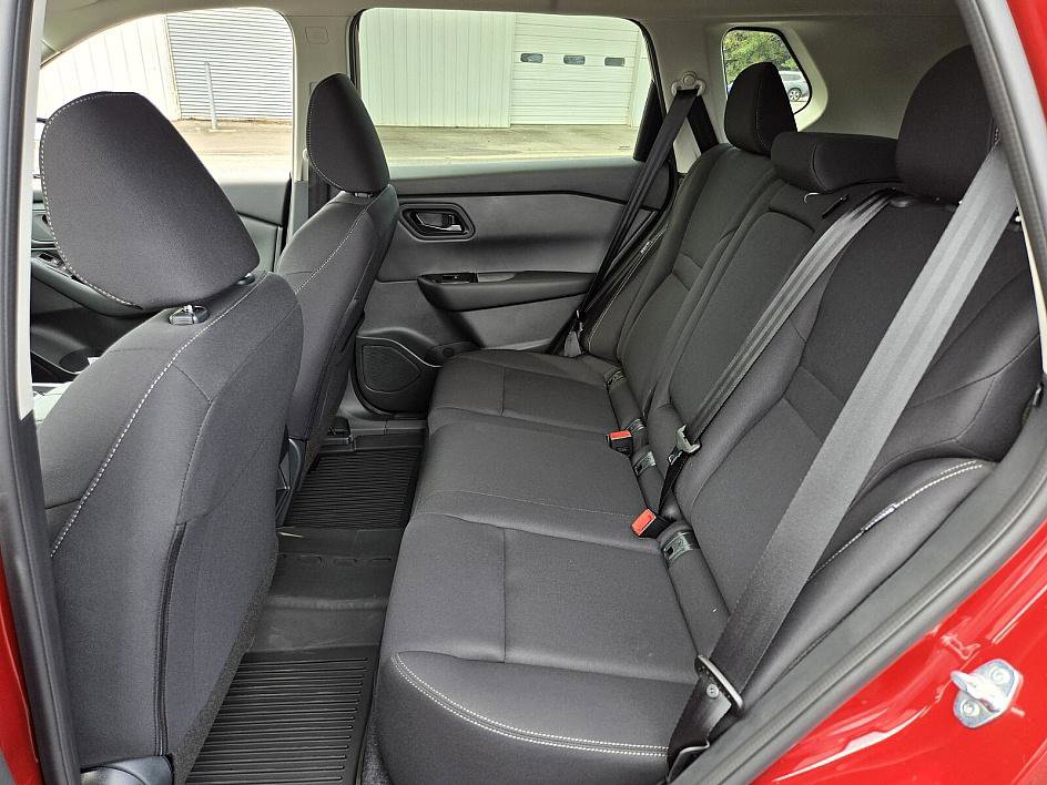 2026 Nissan Rogue S photo 9
