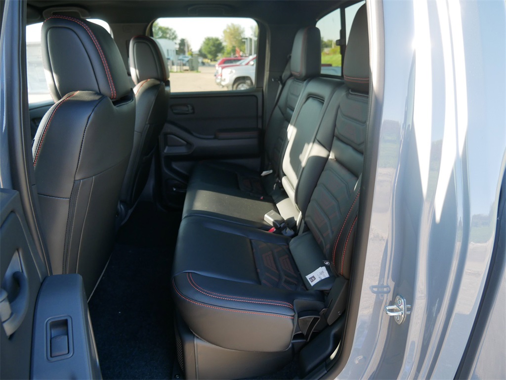 2026 Nissan Frontier PRO-4X photo 5