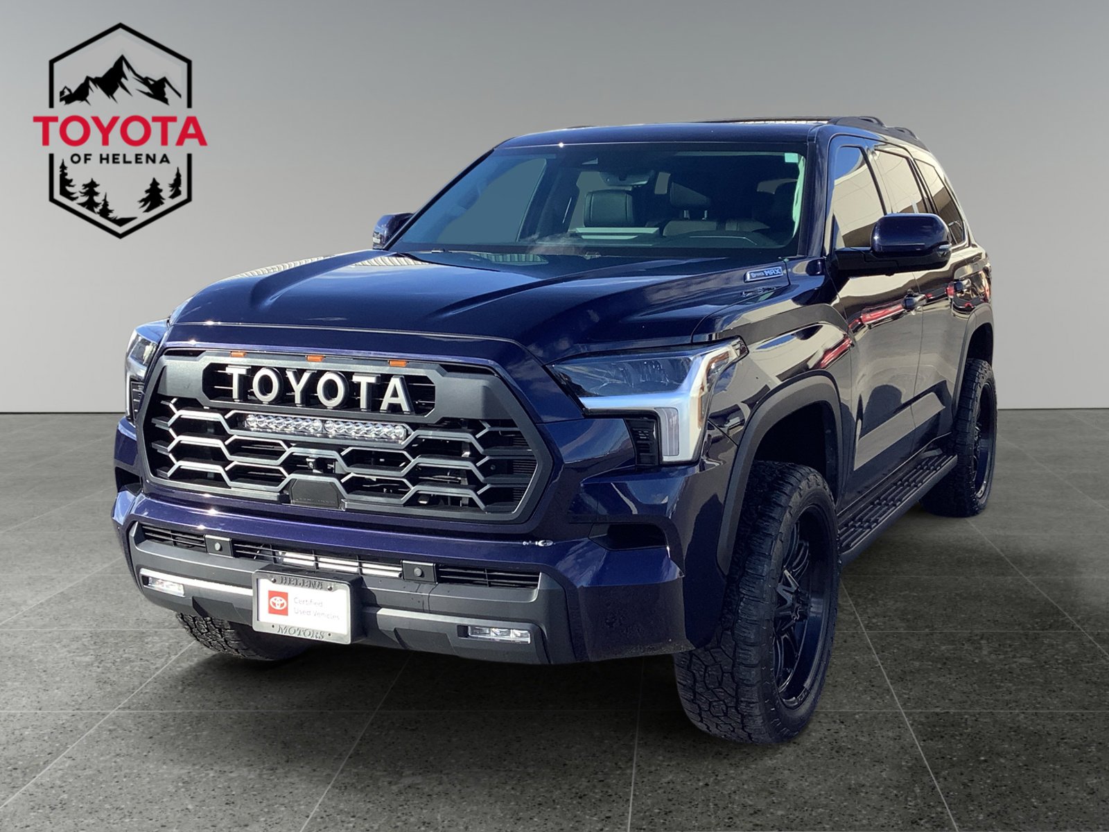 2024 Toyota Sequoia SR5's photo