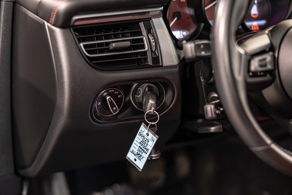 2023 PORSCHE MACAN - Image 20