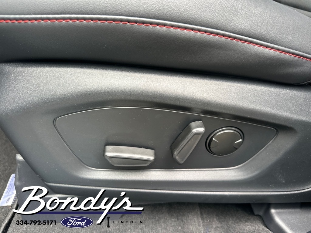 2025 Ford Explorer ST-Line photo 8