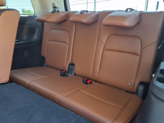2024 Nissan Pathfinder Platinum photo 9