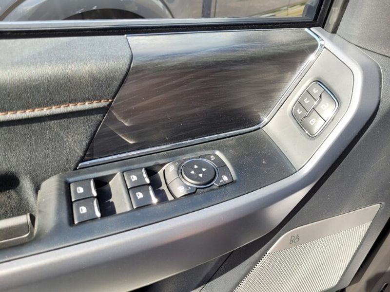 2025 Ford F-150 Lariat photo 25