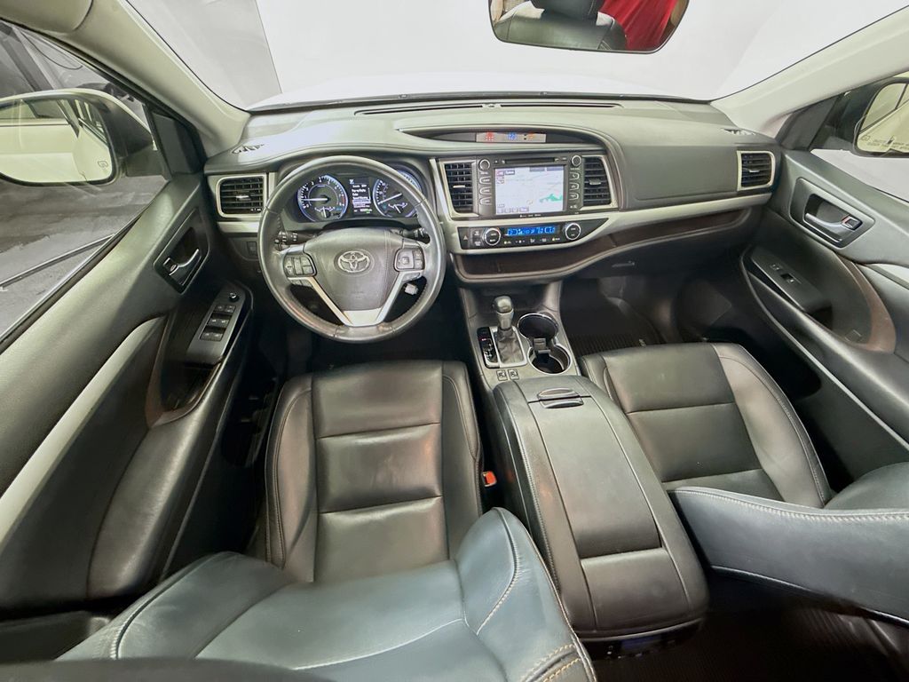 2019 Toyota Highlander XLE photo 18