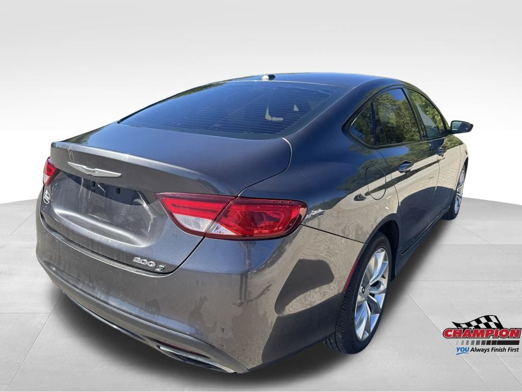2015 Chrysler 200 S photo 5