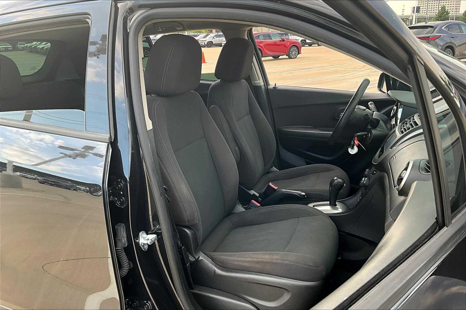 2016 Chevrolet Trax LS photo 8