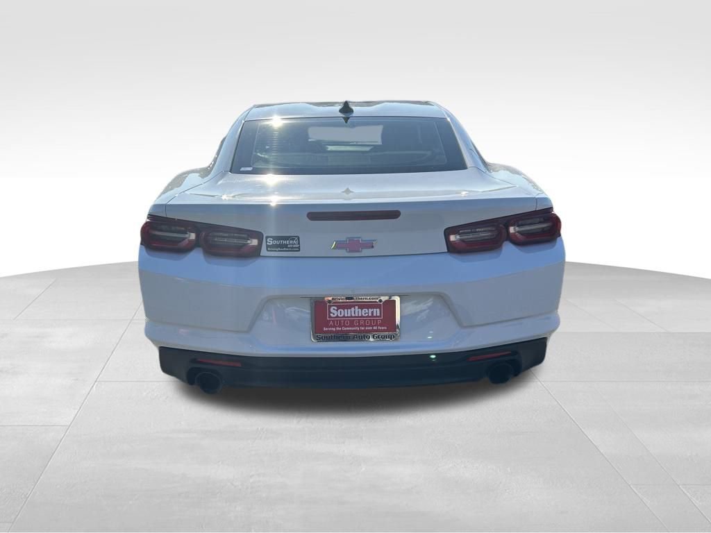 2023 Chevrolet Camaro 1LT photo 4