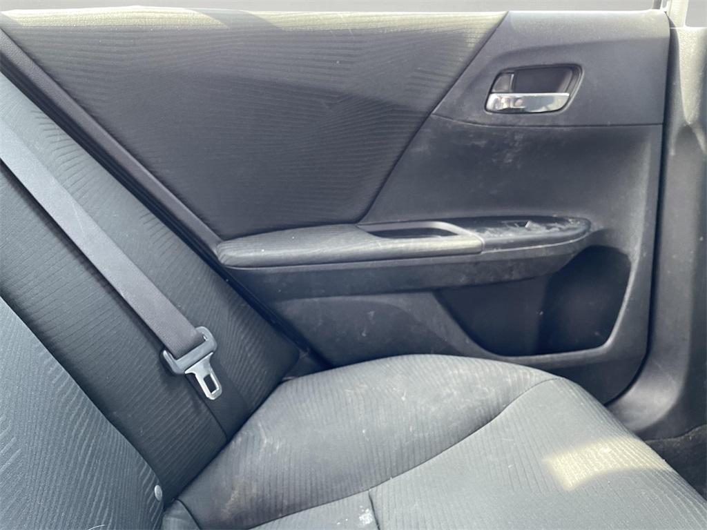 2017 Honda Accord LX photo 17