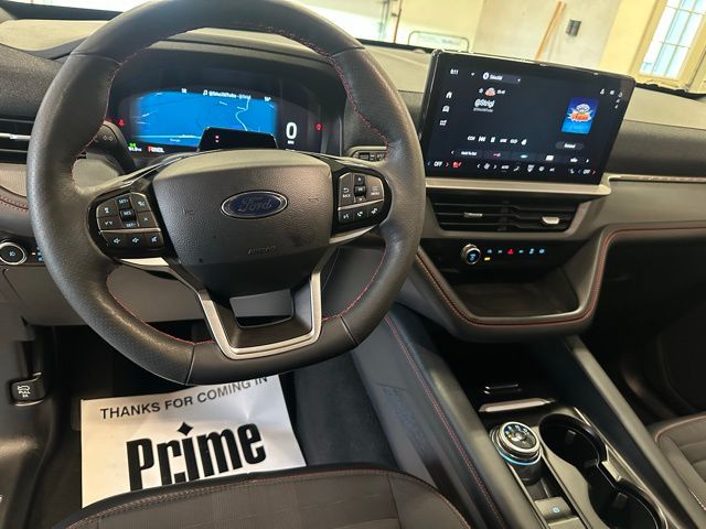 2025 Ford Explorer ST-Line photo 18