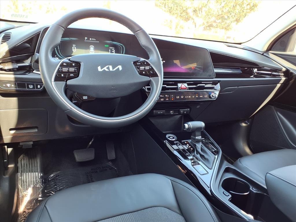 2025 Kia Niro EX photo 14