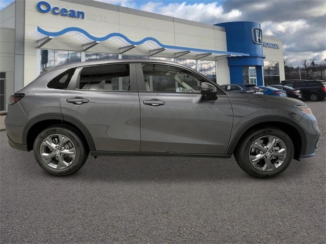 2026 Honda HR-V LX photo 7
