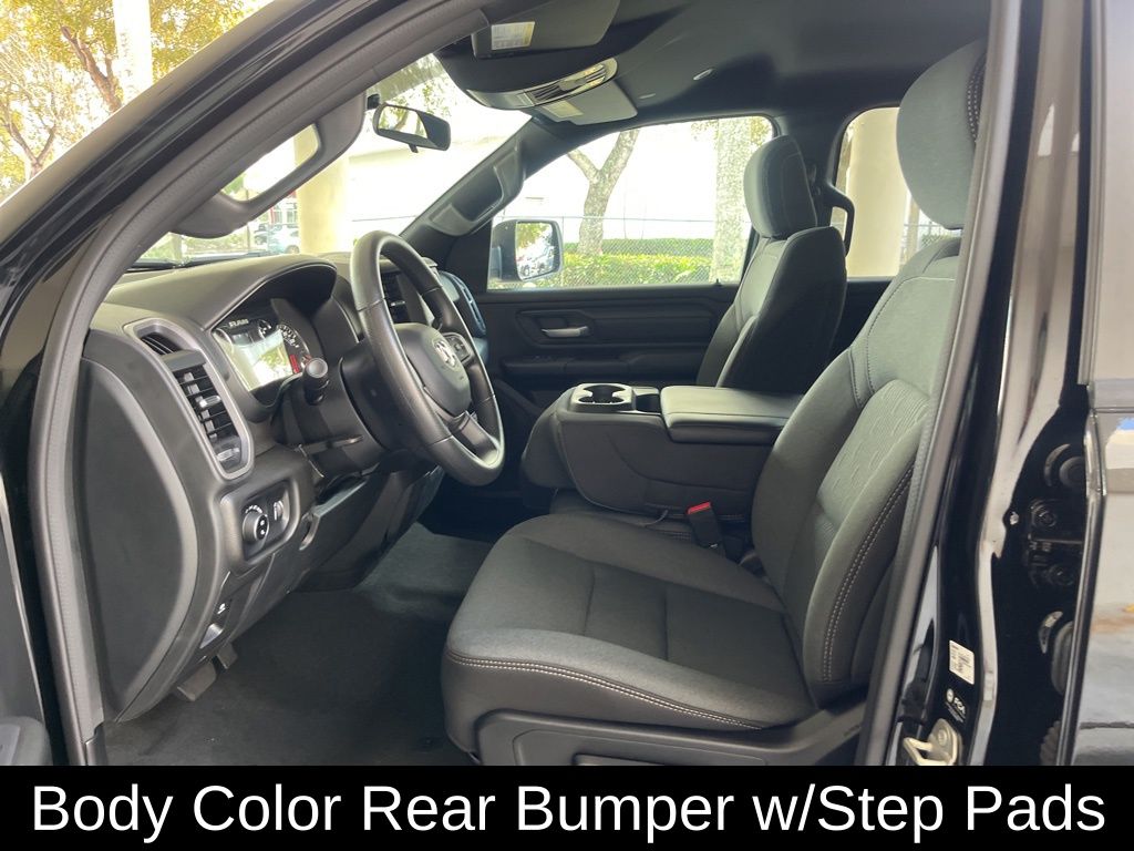 2023 Ram 1500 Tradesman photo 3