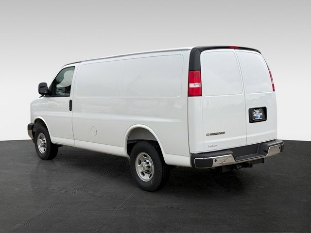 2025 Chevrolet Express Cargo 2500 photo 4