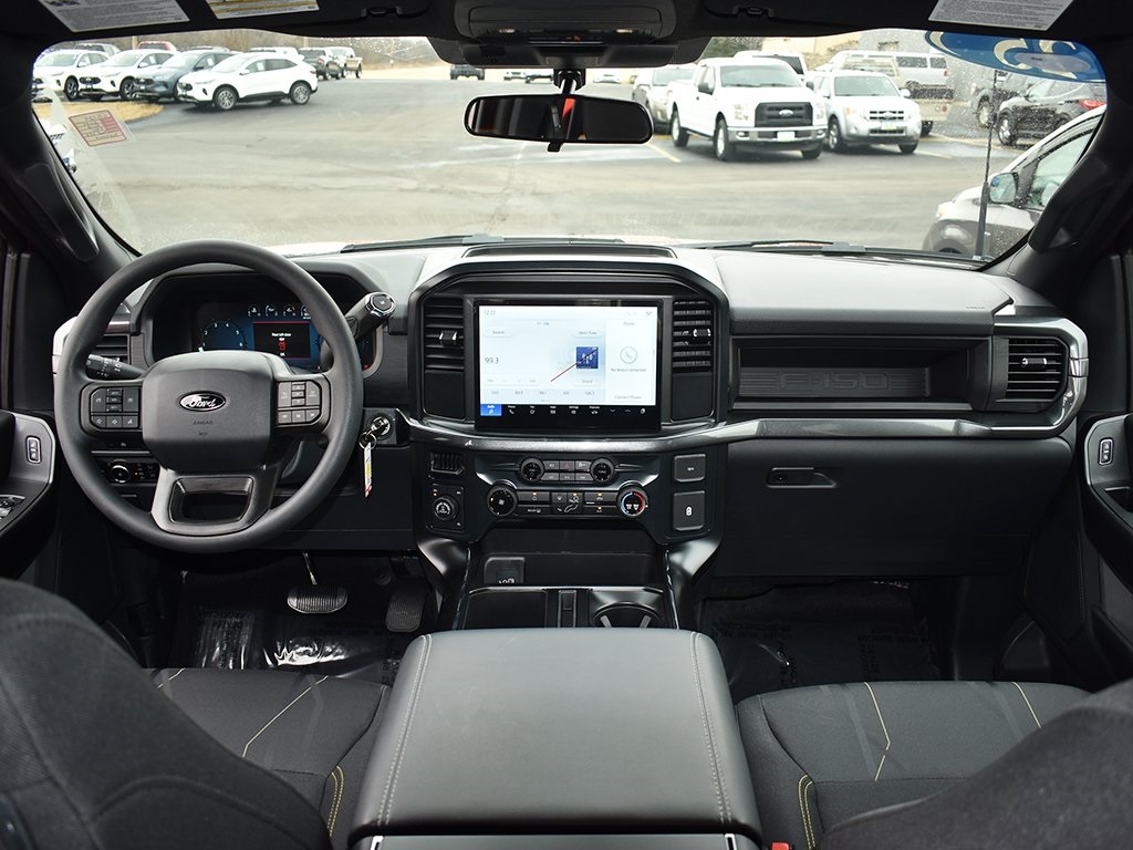2025 Ford F-150 STX photo 4