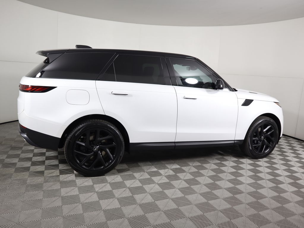 2025 Land Rover Range Rover Sport SE photo 4
