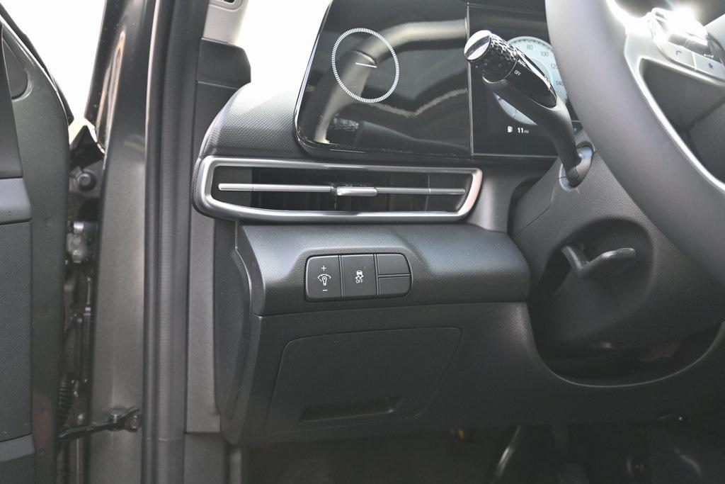 2025 Hyundai Elantra SEL Convenience photo 14