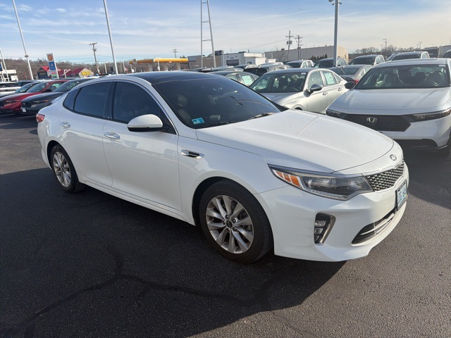 2018 Kia Optima EX's photo