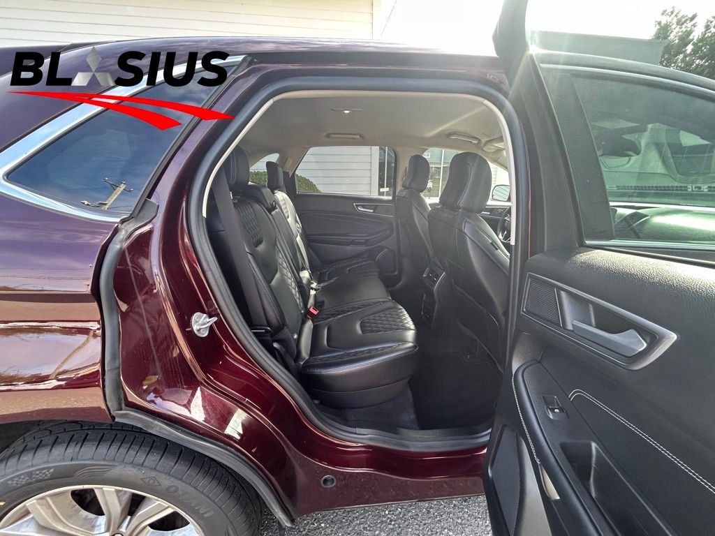 2023 Ford Edge Titanium photo 17