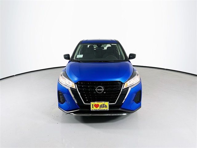 2025 Nissan Kicks Play S photo 2