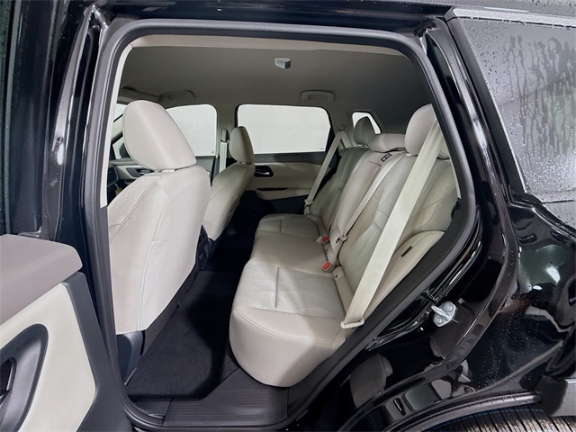 2025 Nissan Rogue SV photo 7