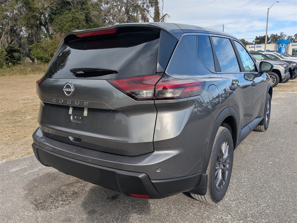 2026 Nissan Rogue S photo 3