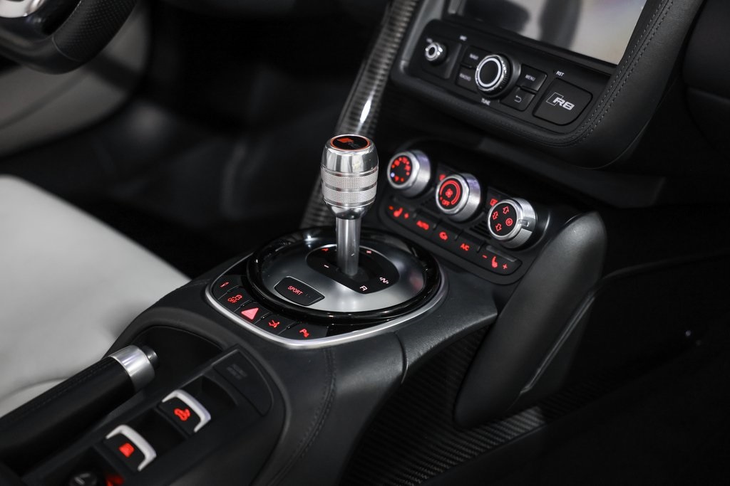 2014 Audi R8 5.2 photo 24