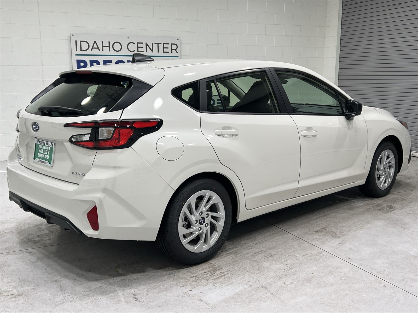 2025 Subaru Impreza Base photo 8