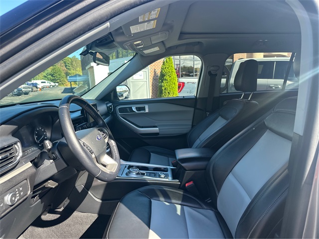 2022 Ford Explorer XLT photo 8