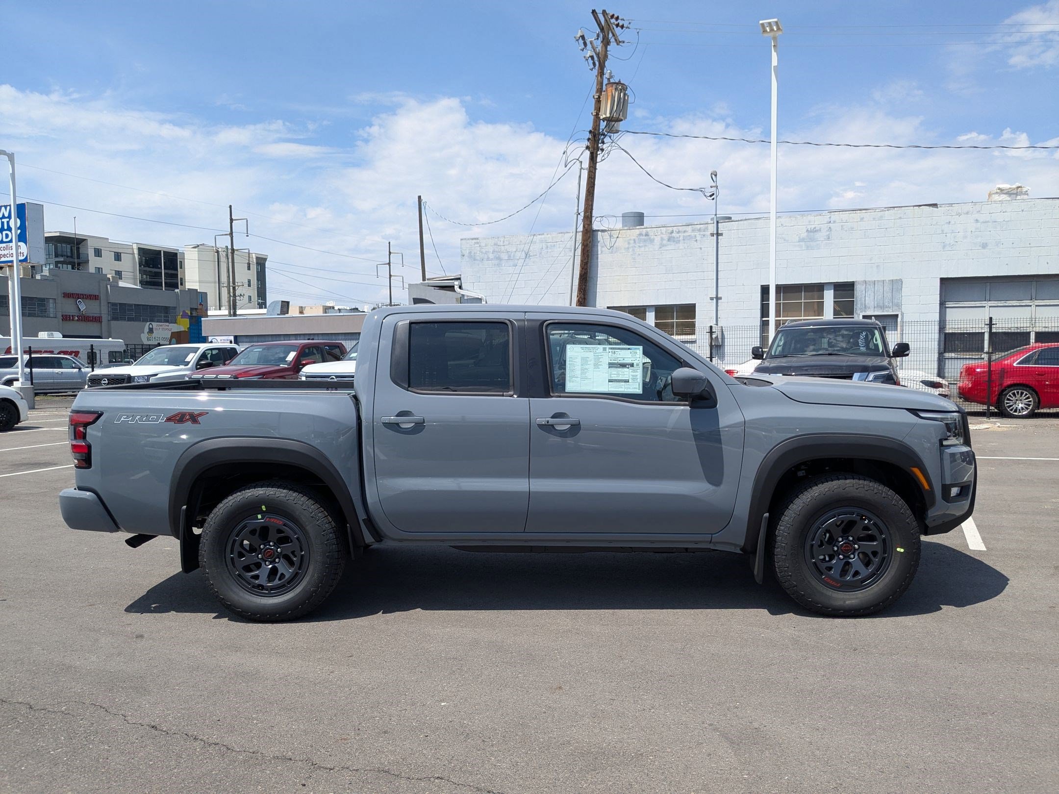 2025 Nissan Frontier Crew Cab PRO-4X photo 2