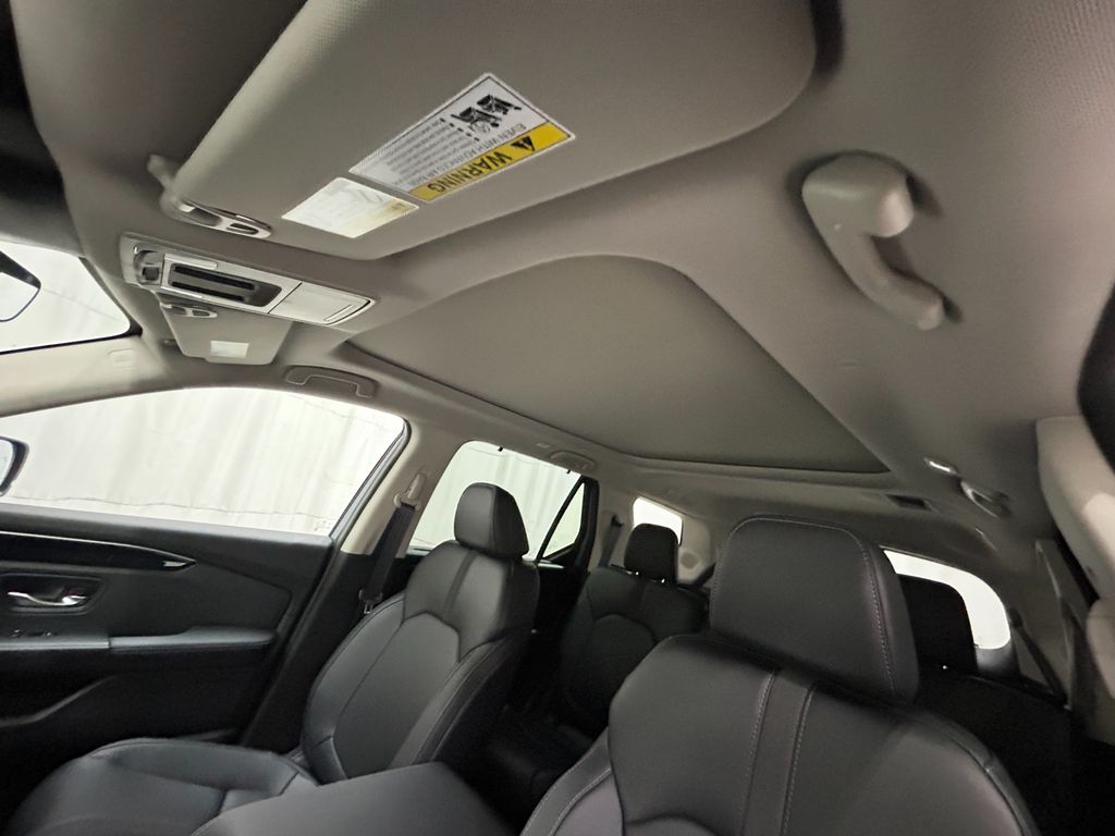 2025 Honda Pilot Touring photo 19