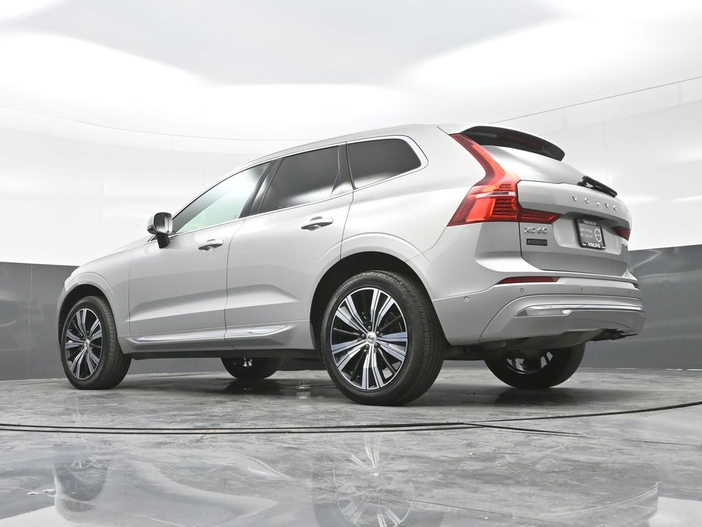2023 Volvo XC60 B5 Plus photo 28