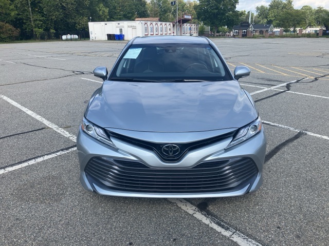 2020 Toyota Camry XLE photo 2