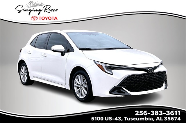 2024 Toyota Corolla Hatchback SE's photo