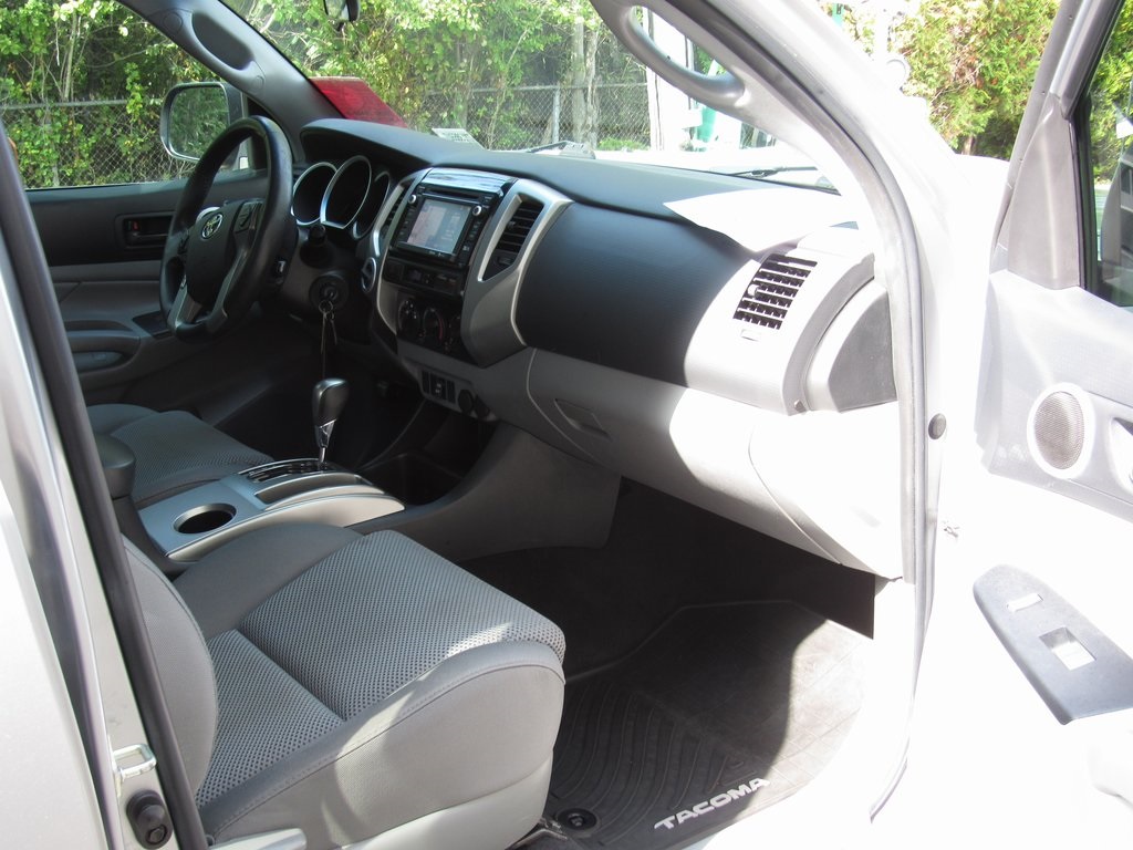 2014 Toyota Tacoma Base photo 18