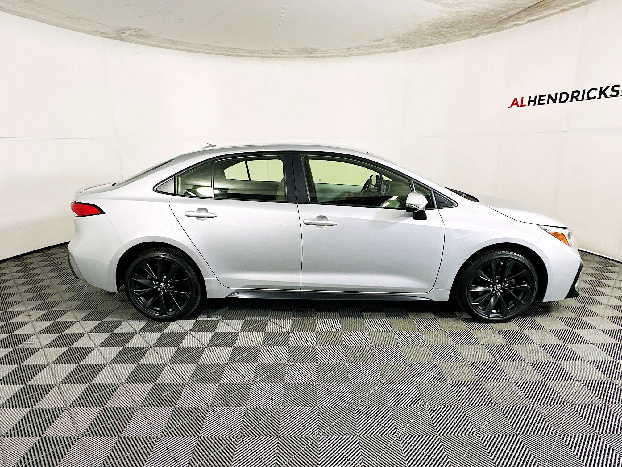 Used 2023 Toyota Corolla SE with VIN JTDBCMFE6PJ010305 for sale in Kansas City