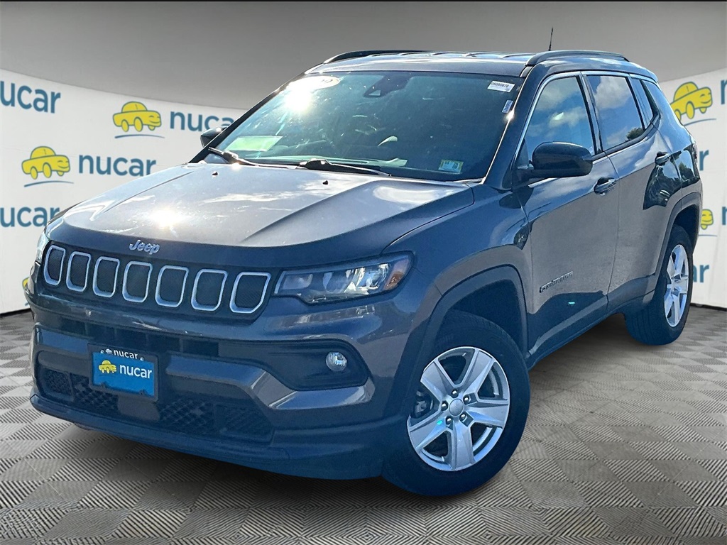 2022 Jeep Compass Latitude photo 3