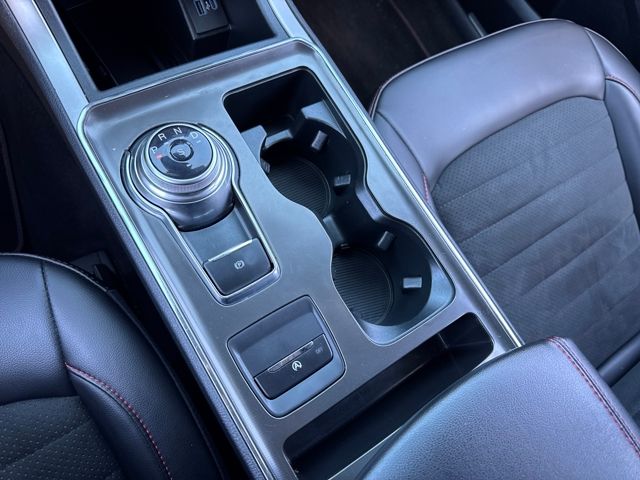 2024 Ford Edge ST photo 13