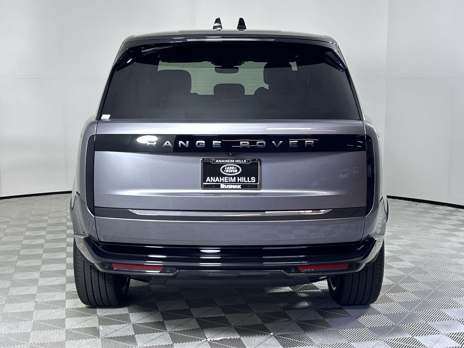 2025 Land Rover Range Rover SE photo 3