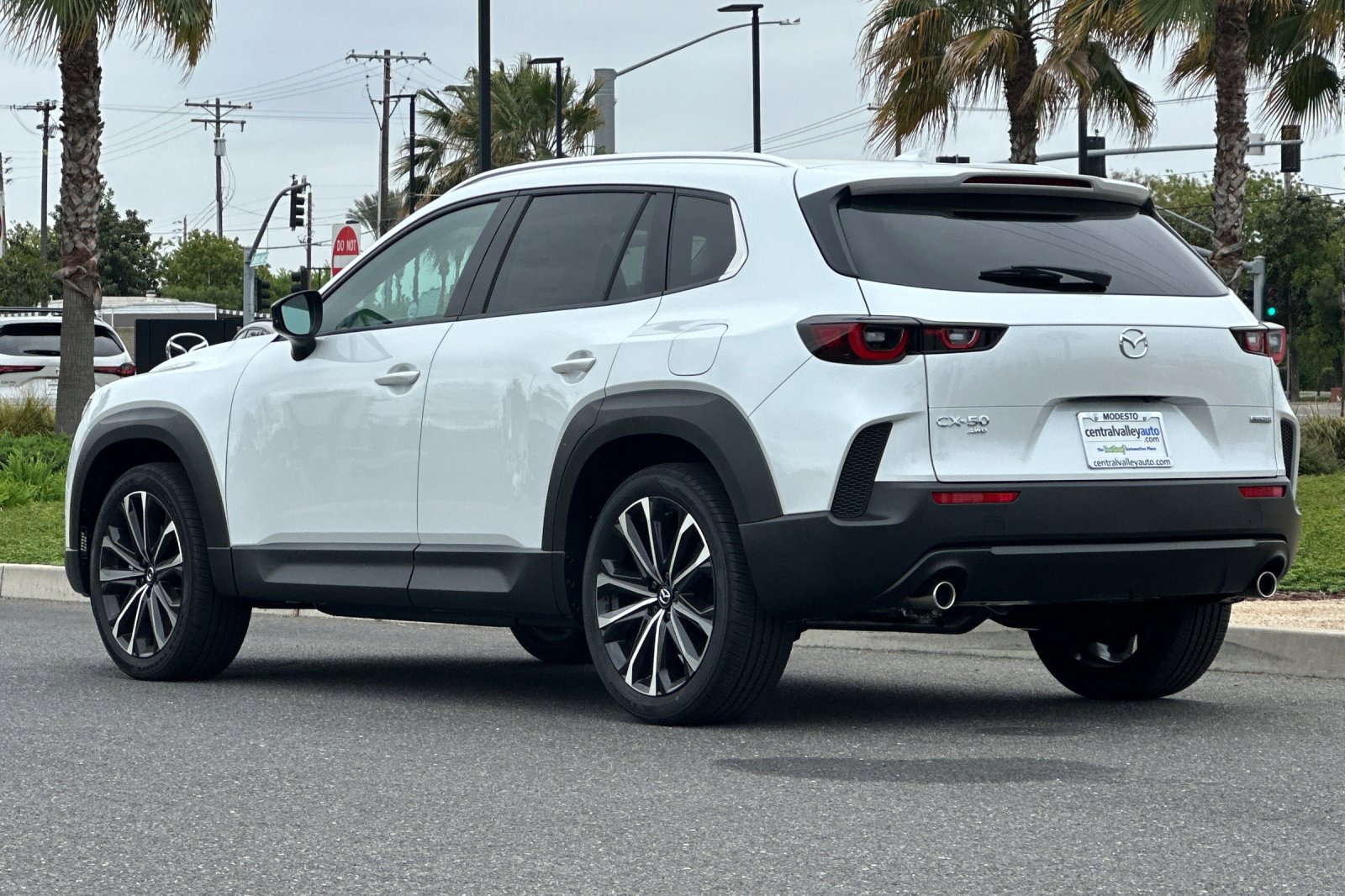 2025 Mazda CX-50 2.5 Premium Plus photo 4
