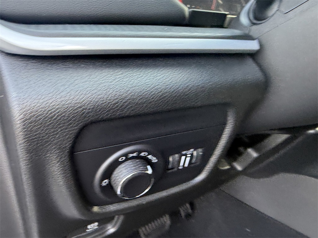 2025 Jeep Grand Cherokee Laredo photo 15