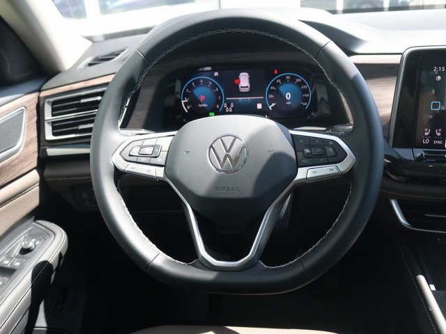 2025 Volkswagen Atlas SEL photo 13